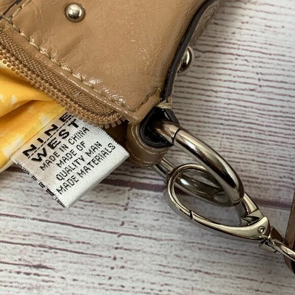 Nine West Camel Brown Crossbody Purse Shoulder Bag Yellow Interior - Picture 12 of 16